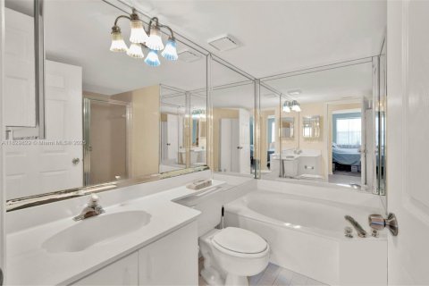 Copropriété à vendre à Sunrise, Floride: 3 chambres, 127.28 m2 № 1804412 - photo 28