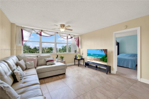 Copropriété à vendre à Sunrise, Floride: 3 chambres, 127.28 m2 № 1804412 - photo 7