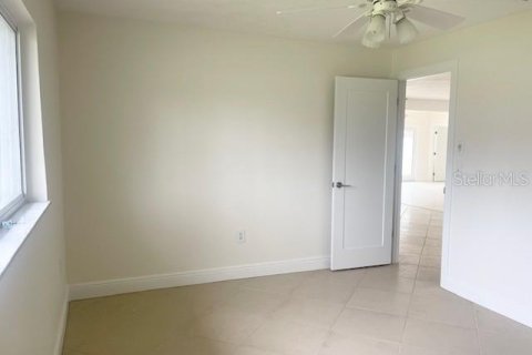 House in New Port Richey, Florida 3 bedrooms, 174.47 sq.m. № 1918954 - photo 21