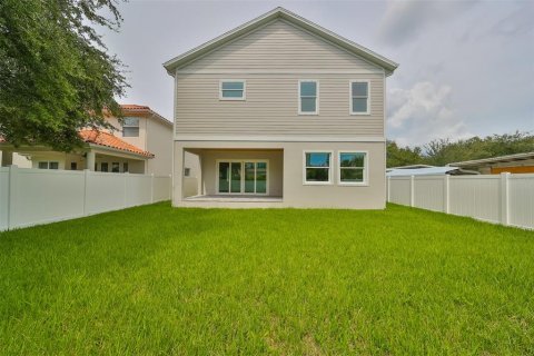 House in Tampa, Florida 4 bedrooms, 333.61 sq.m. № 1376823 - photo 2