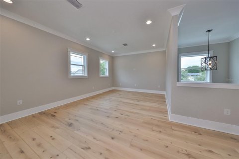 House in Tampa, Florida 4 bedrooms, 333.61 sq.m. № 1376823 - photo 28
