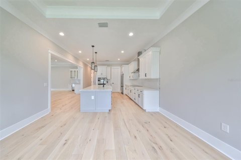House in Tampa, Florida 4 bedrooms, 333.61 sq.m. № 1376823 - photo 16