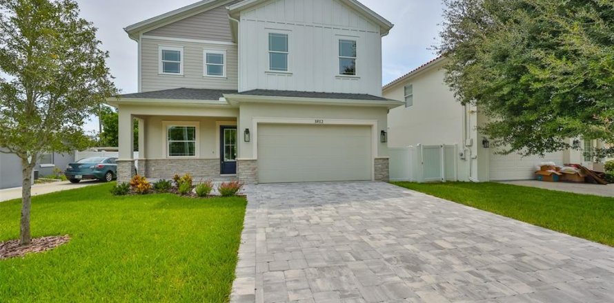 House in Tampa, Florida 4 bedrooms, 333.61 sq.m. № 1376823