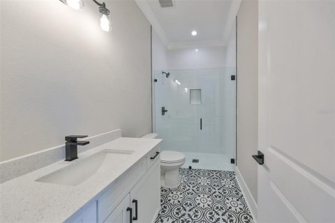 House in Tampa, Florida 4 bedrooms, 333.61 sq.m. № 1376823 - photo 25
