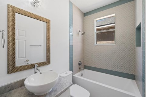 Villa ou maison à louer à Windermere, Floride: 5 chambres, 312.62 m2 № 2107515 - photo 19
