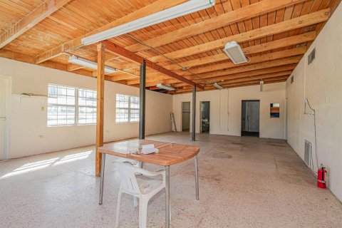 Propiedad comercial en venta en Melbourne, Florida № 2083702 - foto 5