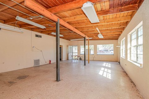 Propiedad comercial en venta en Melbourne, Florida № 2083702 - foto 8