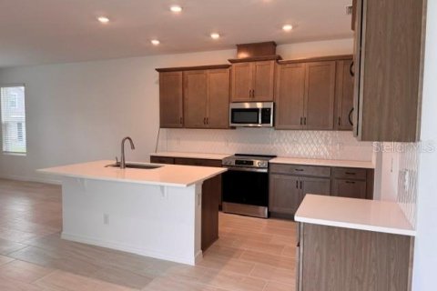 House in Groveland, Florida 4 bedrooms, 232.07 sq.m. № 2347164 - photo 3