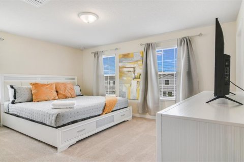 House in Davenport, Florida 10 bedrooms, 408.68 sq.m. № 2225725 - photo 22