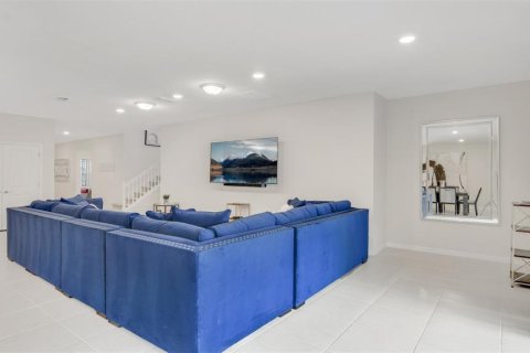House in Davenport, Florida 10 bedrooms, 408.68 sq.m. № 2225725 - photo 12
