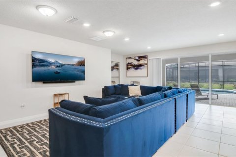 House in Davenport, Florida 10 bedrooms, 408.68 sq.m. № 2225725 - photo 11