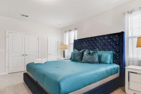House in Davenport, Florida 10 bedrooms, 408.68 sq.m. № 2225725 - photo 15