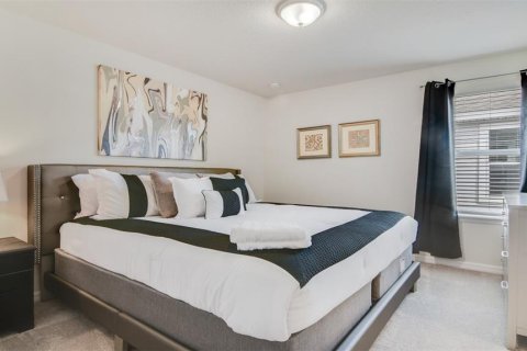 House in Davenport, Florida 10 bedrooms, 408.68 sq.m. № 2225725 - photo 29