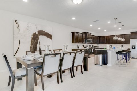 House in Davenport, Florida 10 bedrooms, 408.68 sq.m. № 2225725 - photo 6
