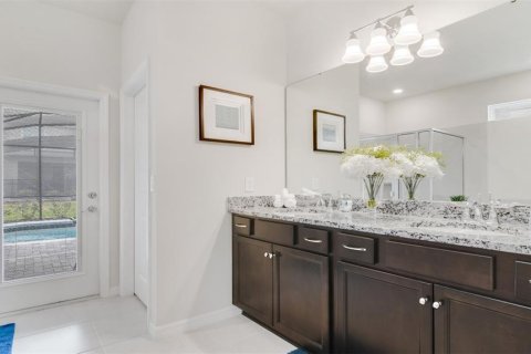 House in Davenport, Florida 10 bedrooms, 408.68 sq.m. № 2225725 - photo 18