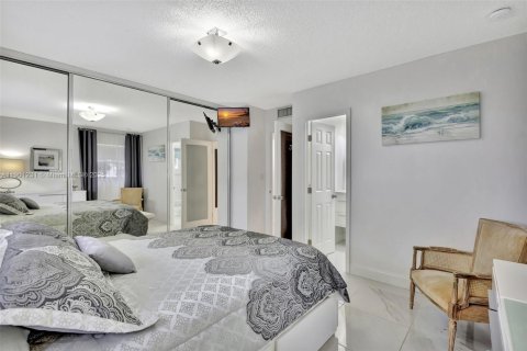 Condominio en venta en Lauderdale Lakes, Florida, 2 dormitorios, 87.7 m2 № 1951520 - foto 21