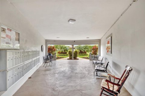 Condominio en venta en Lauderdale Lakes, Florida, 2 dormitorios, 87.7 m2 № 1951520 - foto 24