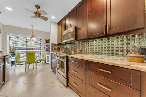 Condo in Coconut Creek, Florida, 2 bedrooms  № 1842659 - photo 12
