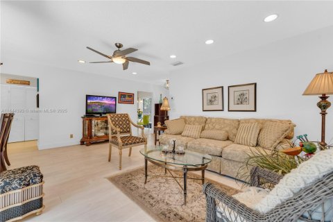 Condo in Coconut Creek, Florida, 2 bedrooms  № 1842659 - photo 23