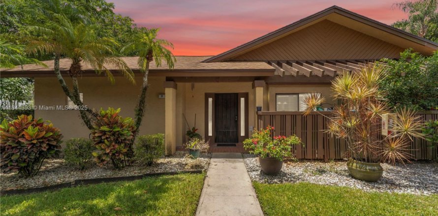 Condo in Coconut Creek, Florida, 2 bedrooms  № 1842659