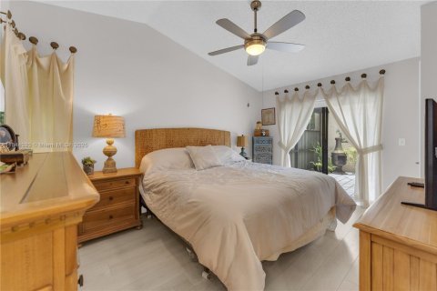 Condo in Coconut Creek, Florida, 2 bedrooms  № 1842659 - photo 25
