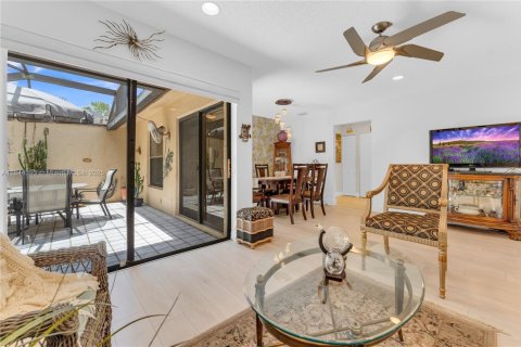Condo in Coconut Creek, Florida, 2 bedrooms  № 1842659 - photo 24
