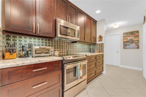 Condo in Coconut Creek, Florida, 2 bedrooms  № 1842659 - photo 2
