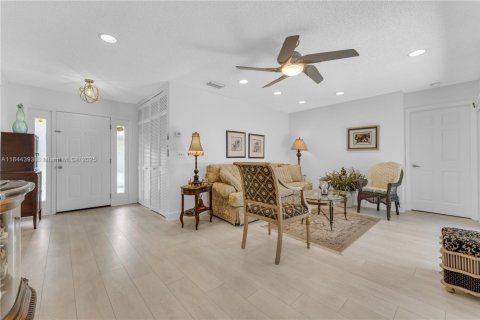 Condo in Coconut Creek, Florida, 2 bedrooms  № 1842659 - photo 21