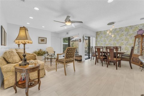 Condo in Coconut Creek, Florida, 2 bedrooms  № 1842659 - photo 5