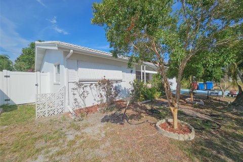 Villa ou maison à vendre à Clearwater, Floride: 2 chambres, 81.94 m2 № 1760131 - photo 13