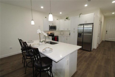 Casa en alquiler en Longwood, Florida, 4 dormitorios, 173.54 m2 № 2105749 - foto 3