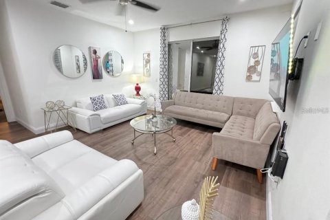 Casa en alquiler en Longwood, Florida, 4 dormitorios, 173.54 m2 № 2105749 - foto 2