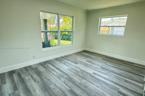 House in Oakland Park, Florida 3 bedrooms, 125.33 sq.m. № 1836149 - photo 16