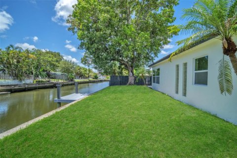 House in Oakland Park, Florida 3 bedrooms, 125.33 sq.m. № 1836149 - photo 28