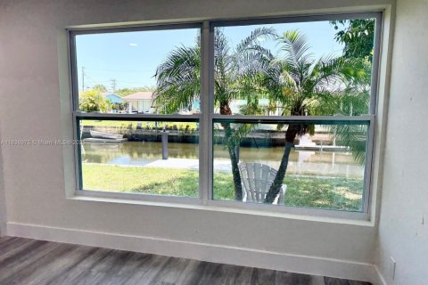 House in Oakland Park, Florida 3 bedrooms, 125.33 sq.m. № 1836149 - photo 4