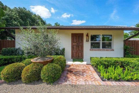 Villa ou maison à vendre à Ocoee, Floride: 2 chambres, 70.05 m2 № 2195909 - photo 2