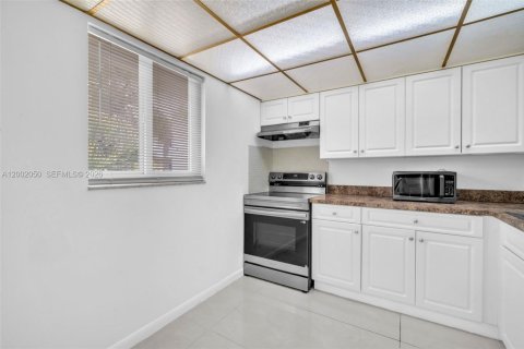 Снять в аренду кондоминиум в Майами, Флорида 1 спальня, 66.15м2, № 2066077 - фото 10