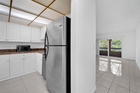 Снять в аренду кондоминиум в Майами, Флорида 1 спальня, 66.15м2, № 2066077 - фото 11