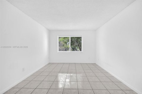 Снять в аренду кондоминиум в Майами, Флорида 1 спальня, 66.15м2, № 2066077 - фото 23