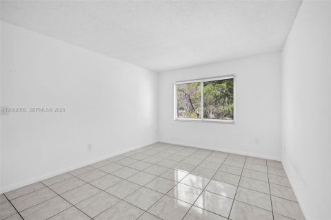 Снять в аренду кондоминиум в Майами, Флорида 1 спальня, 66.15м2, № 2066077 - фото 22