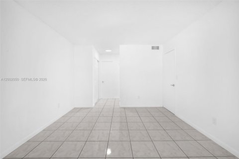 Снять в аренду кондоминиум в Майами, Флорида 1 спальня, 66.15м2, № 2066077 - фото 25