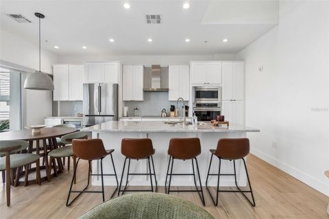 Condo in Sarasota, Florida, 3 bedrooms  № 2125827 - photo 28