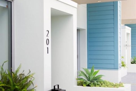 Condo in Sarasota, Florida, 3 bedrooms  № 2125827 - photo 2