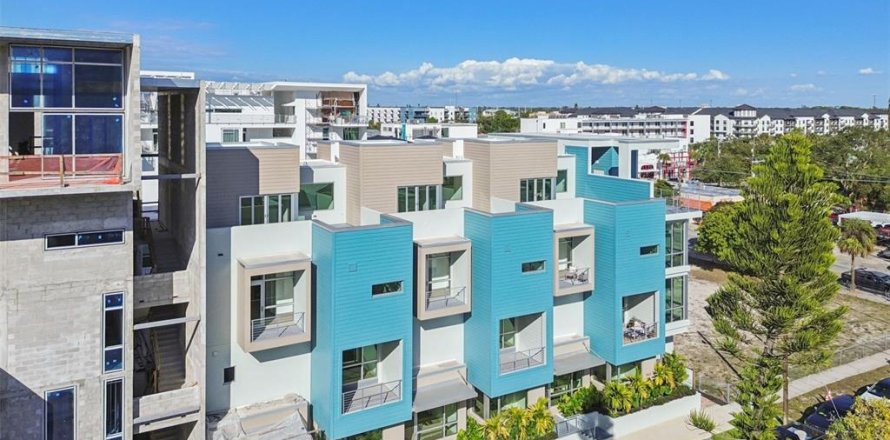 Condo in Sarasota, Florida, 3 bedrooms  № 2125827