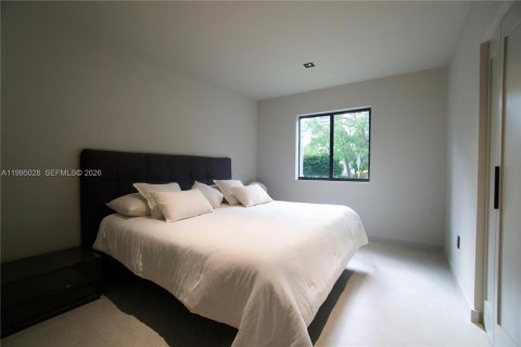 House in Miami, Florida 3 bedrooms, 151.24 sq.m. № 2062564 - photo 10