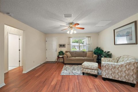 Casa en venta en The Villages, Florida, 3 dormitorios, 150.69 m2 № 1832601 - foto 3