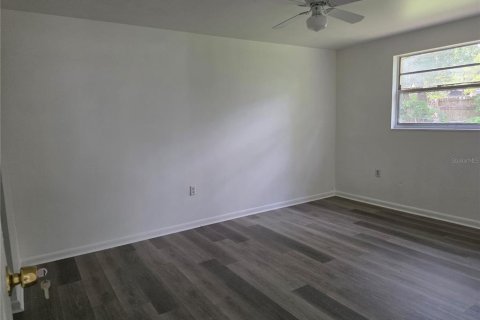 Duplex in Tampa, Florida 4 bedrooms, 154.59 sq.m. № 2233190 - photo 14