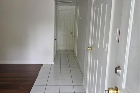 Duplex in Tampa, Florida 4 bedrooms, 154.59 sq.m. № 2233190 - photo 7