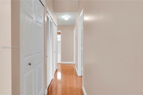 Villa ou maison à vendre à Sunrise, Floride: 3 chambres, 97.55 m2 № 2012040 - photo 24