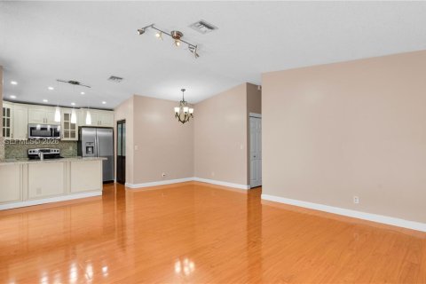 Villa ou maison à vendre à Sunrise, Floride: 3 chambres, 97.55 m2 № 2012040 - photo 15